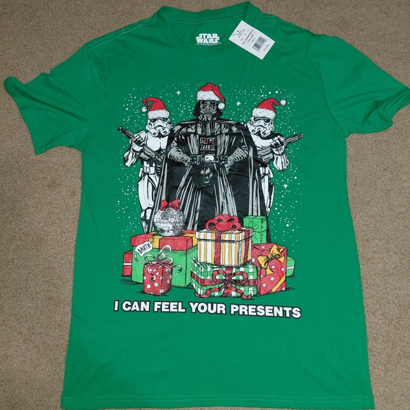 Star Wars Christmas T-Shirt Adult Size Small NWT - Picture 1 of 3